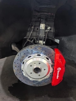 Nâng cấp phanh Brembo Lynk & Co 08
